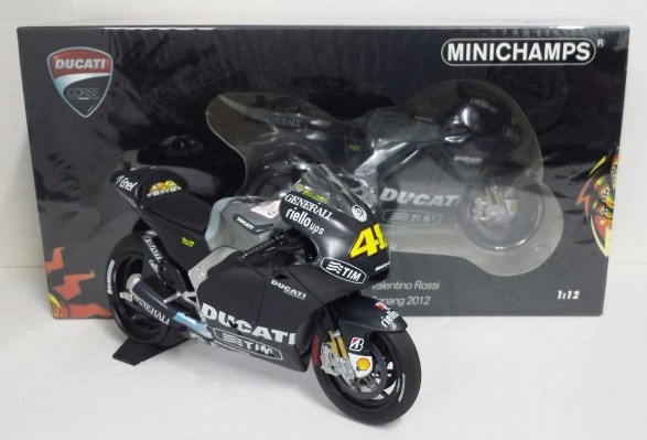 Modellino Moto Valentino Rossi - Yamaha YZR M1 Campione del mondo 2009 -  1:18 