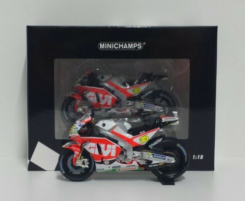 minichamps-cal-crutchlow-1-18-35-honda-rc213v-winner-czech-gp-motogp-2016-new-1