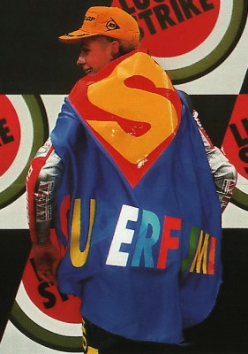 minichamps-valentino-rossi-1-12-modellino-figura-aprilia-125cc-1997-superman-new-2
