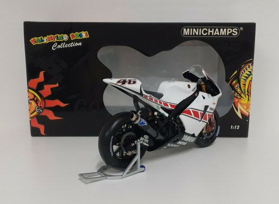 minichamps-valentino-rossi-1-12-yamaha-world-champion-motogp-valencia-2005-rare-3