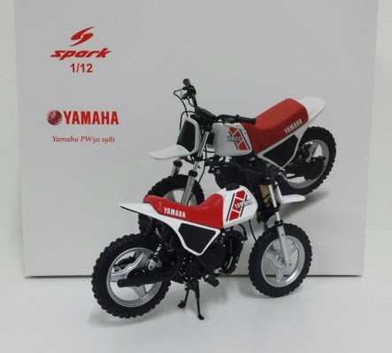 modellino-1-12-spark-yamaha-pw50-minibike-1981-minicross-enduro-die-cast-m12025-new-3