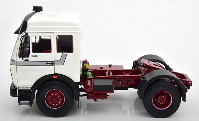 modellino-camion-scala-1-18-mercedes-ng-1632-bianco-rosso-1973-road-kings-new-3